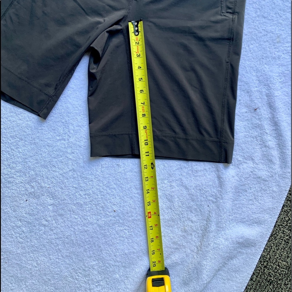 Lululemon Mens Fitness Linerless Shorts - Picture 5 of 7